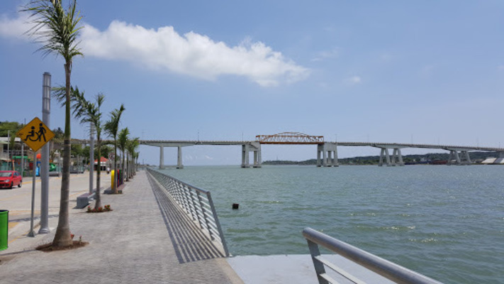 Malecón y Puente de Alvarado